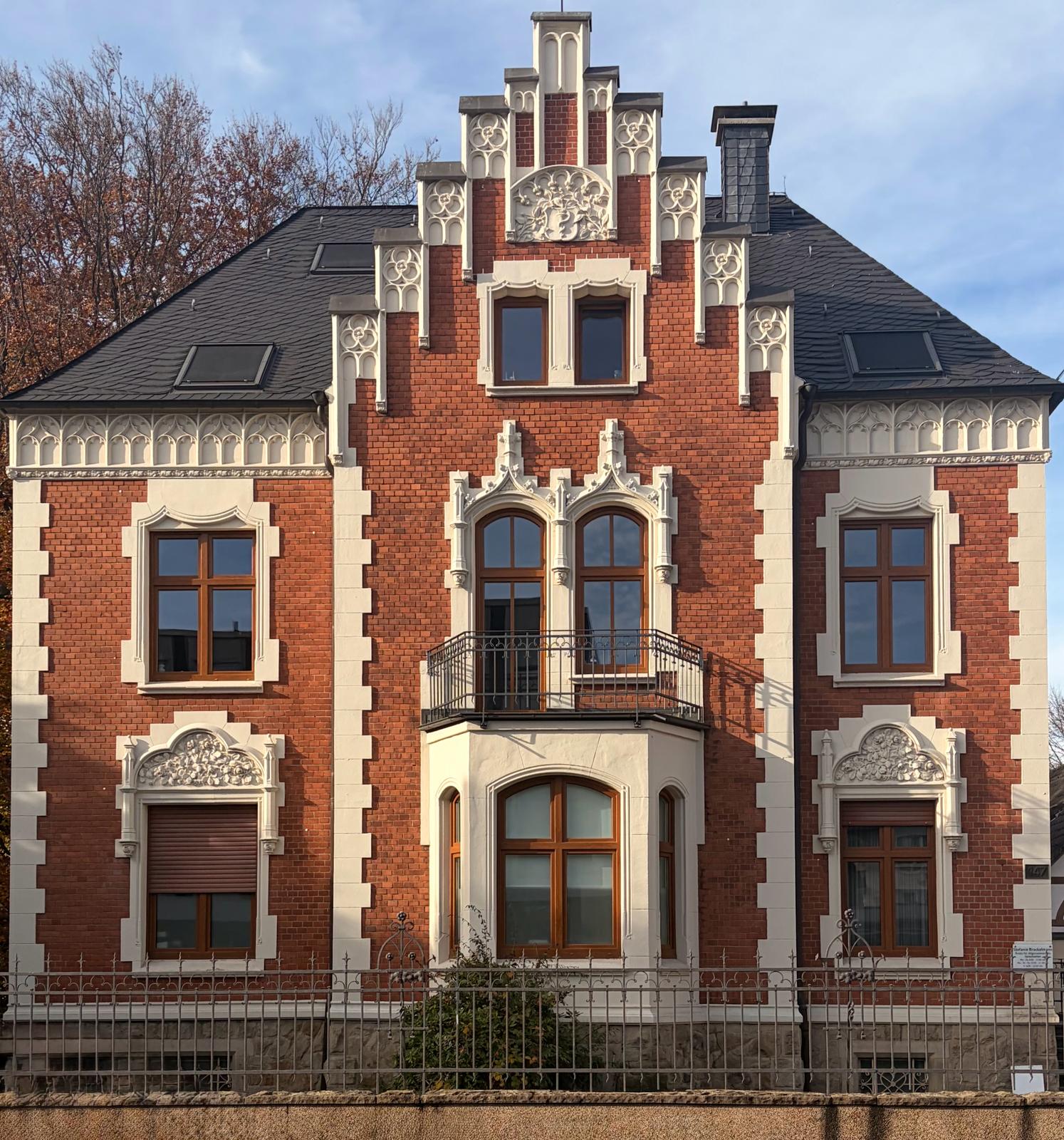 Das Büro der Fritze Invest GmbH in Hagen, ein Gründerzeit-Backsteinhaus mit reich verzierter Stuckfassade